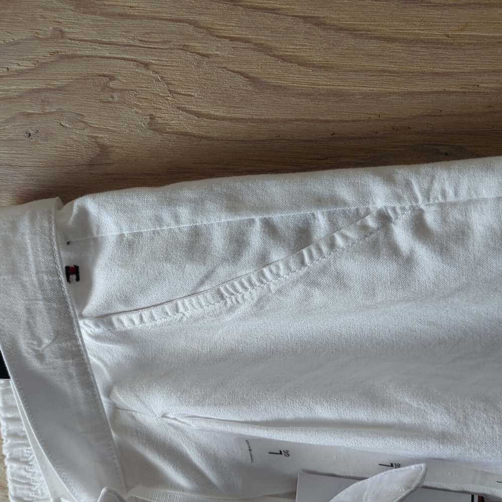 NWT Tommy Hilfiger  White Seated Fit Belted Short size L - Picture 5 of 7